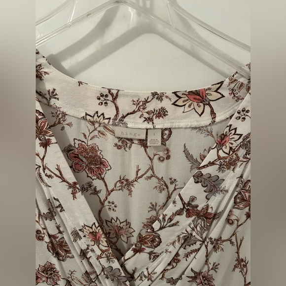 HINGE top - Picture 2 of 3